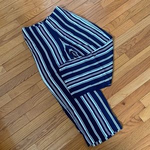 NWT High-waisted cropped pants💙